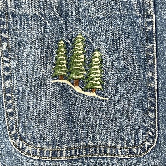 Woolrich Womens Denim Shirt Size Medium Button up Down Embroidered Evergreens - Picture 6 of 11